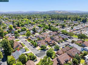 2407 Bay Meadows Cir, Pleasanton CA 94566
