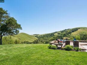 1933 Joseph Dr, Moraga CA 94556