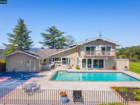 1933 Joseph Dr, Moraga CA 94556