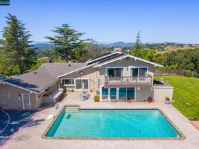 1933 Joseph Dr, Moraga CA 94556