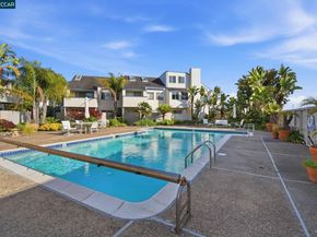 450 Cola Ballena G, Alameda CA 94501