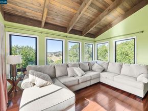 27468 Hayward Blvd, Hayward CA 94542