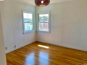 1028 61St St, Oakland CA 94608