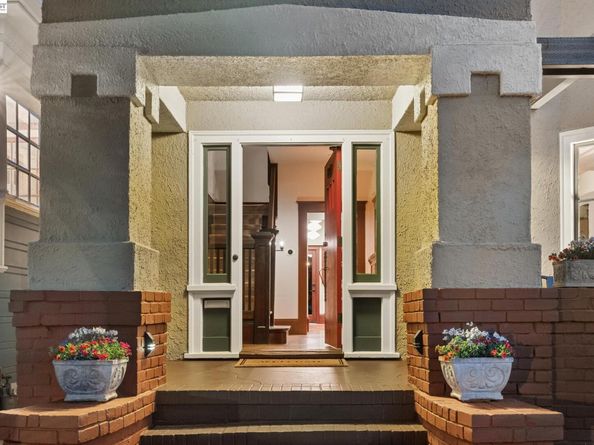 1222 Versailles Ave, Alameda CA 94501