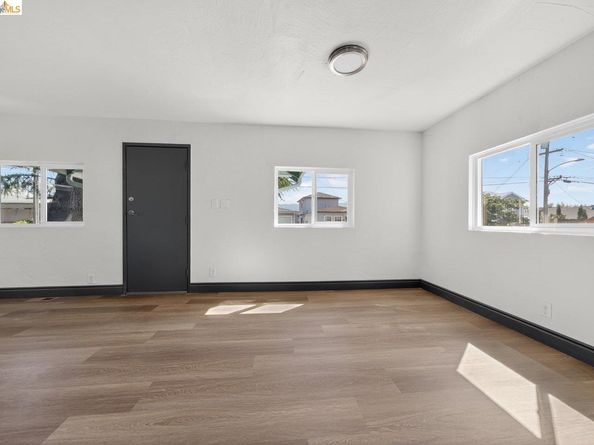 5533 Edgerly St, Oakland CA 94621