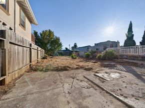 5533 Edgerly St, Oakland CA 94621