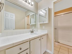 121 Buckingham Dr 25, Santa Clara CA 95051