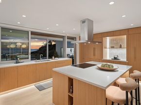 14001 Skyline Blvd, Oakland CA 94619