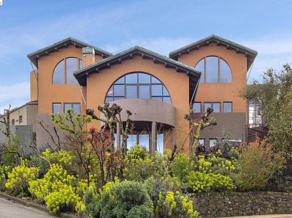5 Woodside Way, Oakland CA 94611