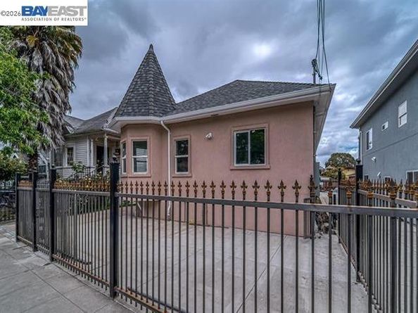 3035 Logan St, Oakland CA 94601