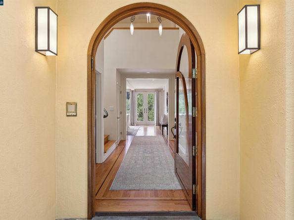 124 Camino Sobrante, Orinda CA 94563