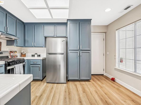 2605 Beach Head Ct, Richmond CA 94804