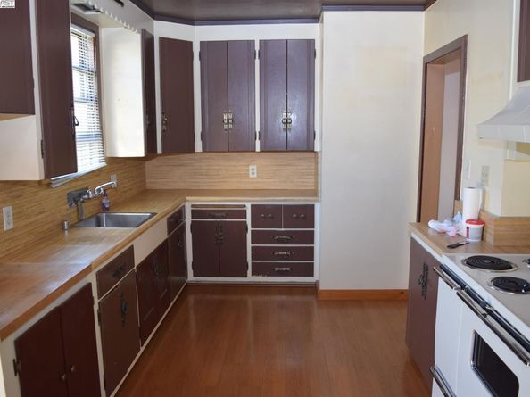 975 Pearl St, Alameda CA 94501