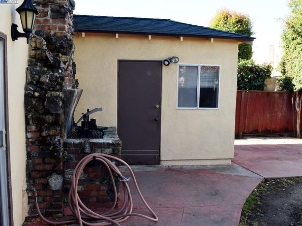 975 Pearl St, Alameda CA 94501