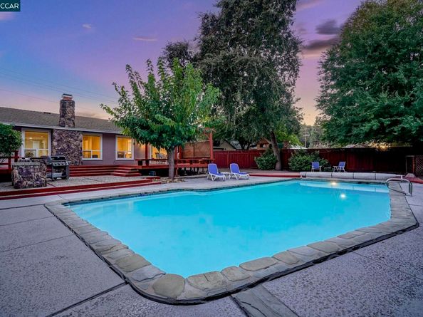 323 Laurel Dr, Danville CA 94526