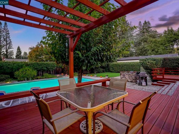 323 Laurel Dr, Danville CA 94526