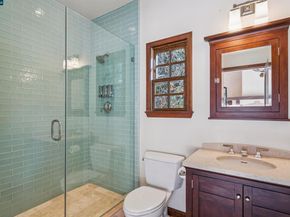 42 Tappan Ln, Orinda CA 94563