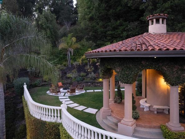 42 Tappan Ln, Orinda CA 94563