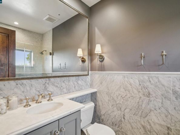 42 Tappan Ln, Orinda CA 94563