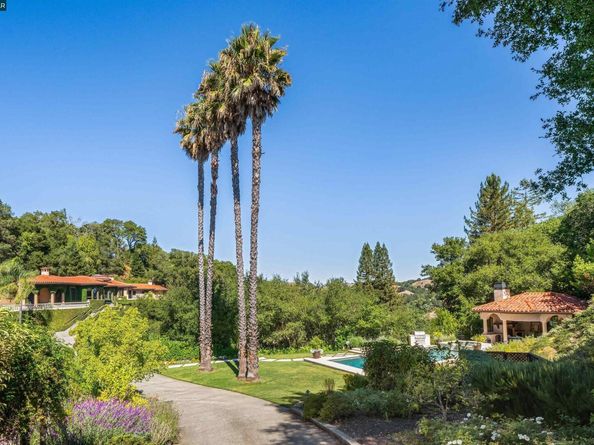 42 Tappan Ln, Orinda CA 94563