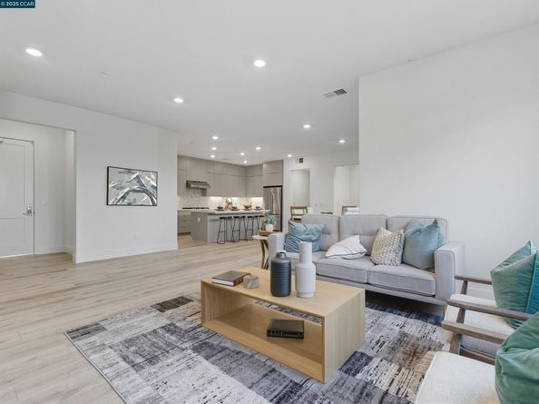 44862 S Grimmer Blvd 301, Fremont CA 94538