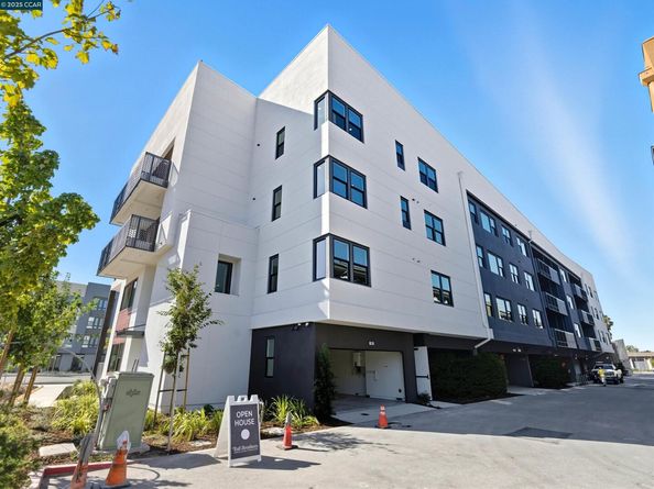 44862 S Grimmer Blvd 301, Fremont CA 94538