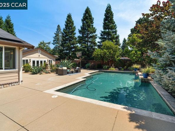 221 El Sobrante Dr, Danville CA 94526