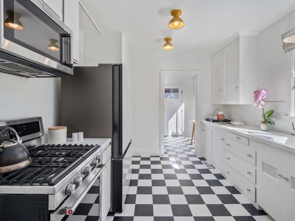 1013 Stannage Ave, Albany CA 94706