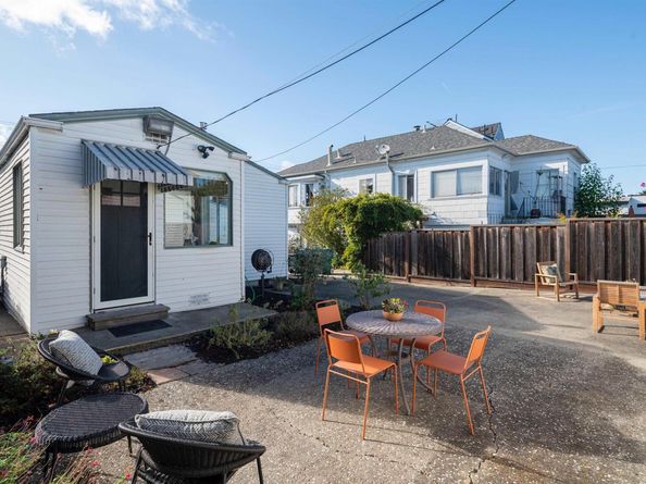 1013 Stannage Ave, Albany CA 94706