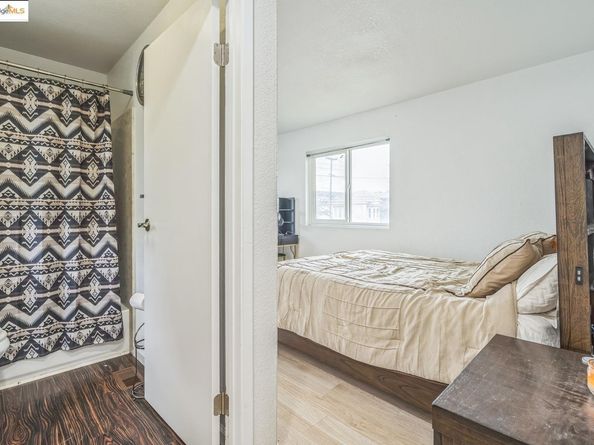 874 Pine ST, Oakland CA 94607