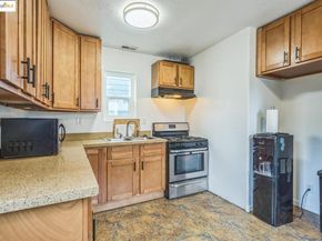 874 Pine ST, Oakland CA 94607