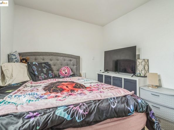 874 Pine ST, Oakland CA 94607