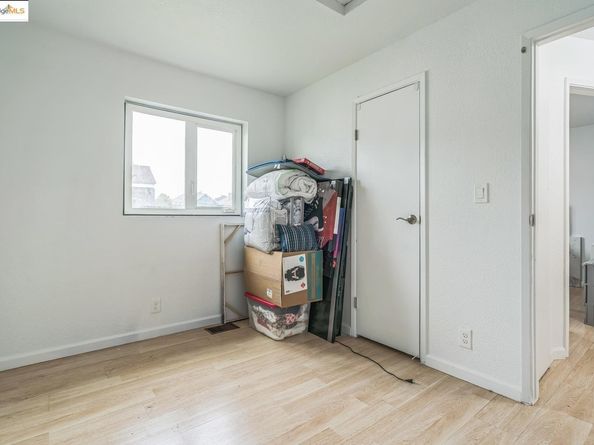 874 Pine ST, Oakland CA 94607