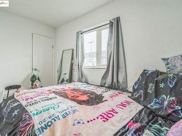 874 Pine ST, Oakland CA 94607