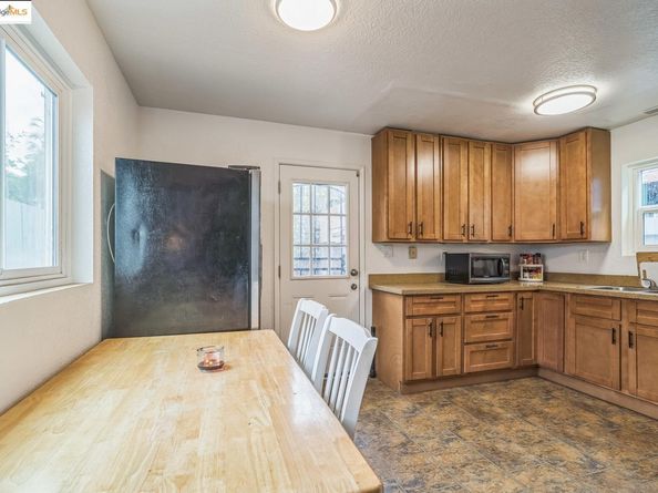 874 Pine ST, Oakland CA 94607