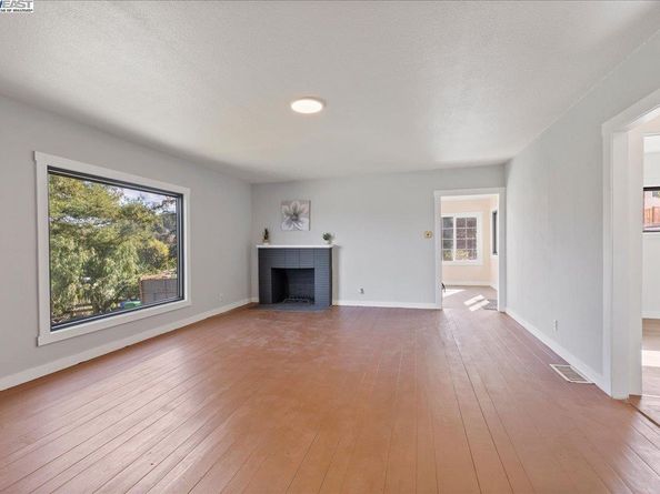 3280 Ohlone Way, Hayward CA 94541