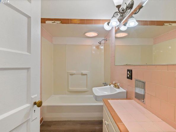 3280 Ohlone Way, Hayward CA 94541