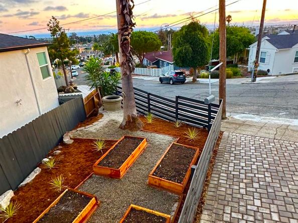 2930 Parker Ave, Oakland CA 94605