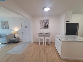 375 Camelback Rd 23, Pleasant Hill CA 94523