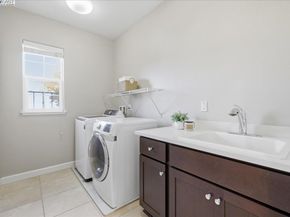 1504 Middle Ln, Hayward CA 94545