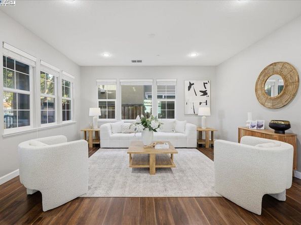 1504 Middle Ln, Hayward CA 94545