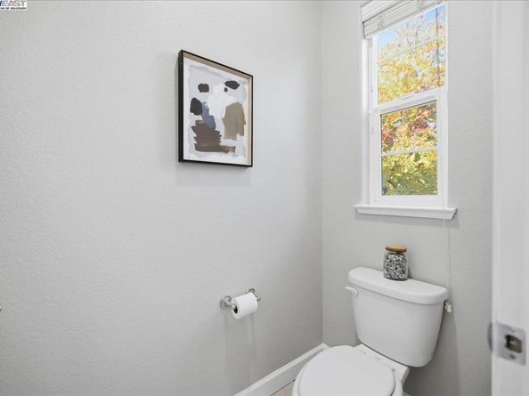 1504 Middle Ln, Hayward CA 94545