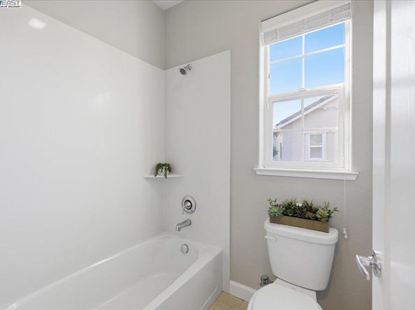 1504 Middle Ln, Hayward CA 94545