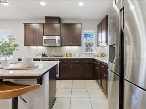 1504 Middle Ln, Hayward CA 94545