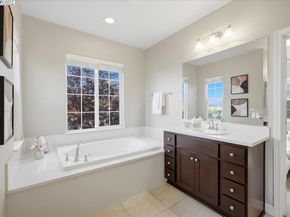 1504 Middle Ln, Hayward CA 94545