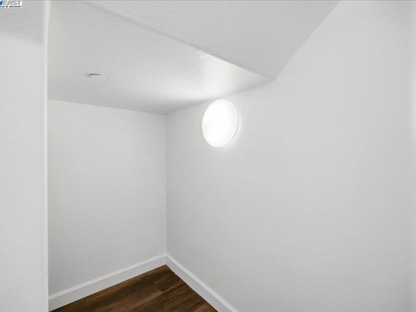 1504 Middle Ln, Hayward CA 94545