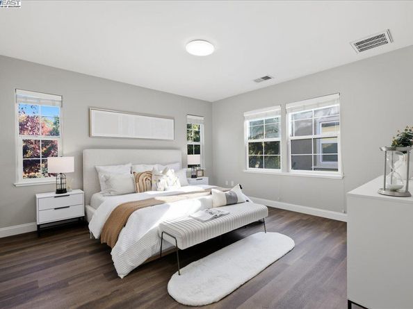 1504 Middle Ln, Hayward CA 94545