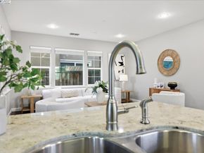 1504 Middle Ln, Hayward CA 94545