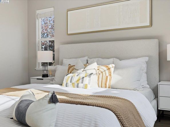 1504 Middle Ln, Hayward CA 94545