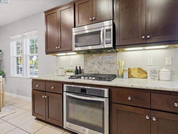 1504 Middle Ln, Hayward CA 94545